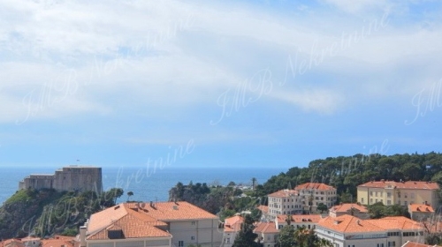 A house of 212,90 m2 on land of 560 m2 – Dubrovnik