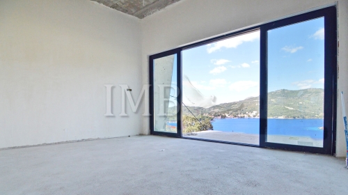 Luxury villa approx. 500 m2 with swimming pool | Beautiful view of the sea and greenery | Proximity to the beach | Dubrovnik area