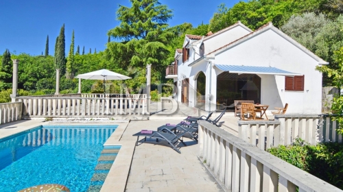 Villa with swimming pool on a property of approximately 4,200 m2 | Beautiful surroundings of untouched nature | Top potential! | Dubrovnik area
