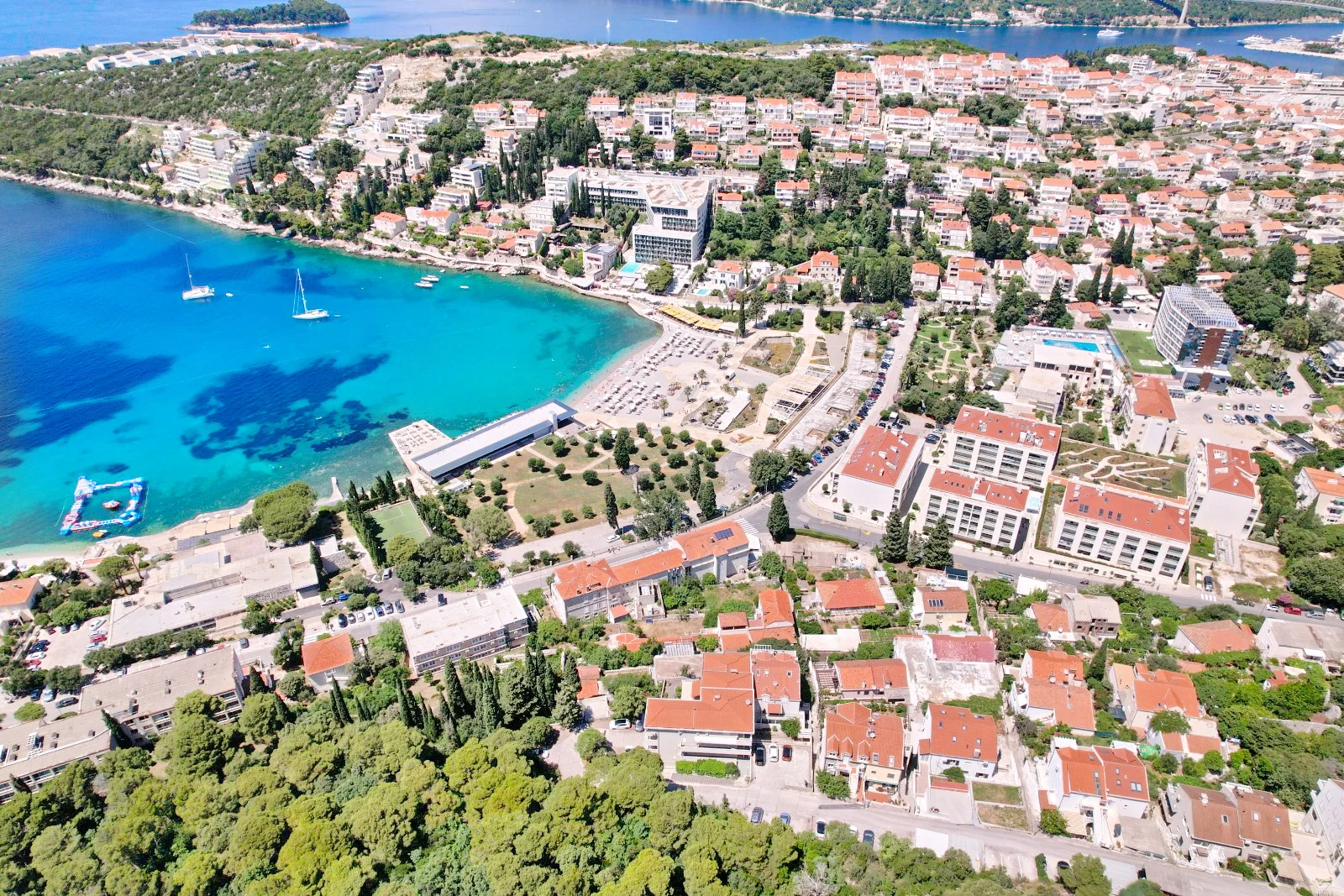 RIJETKOST! Stanovi 42 m2 i 98 m2 s pogledom na more | Top lokacija u Uvali Lapad! | Mogućnost uređenja luksuznog stana 140 m2 | Dubrovnik