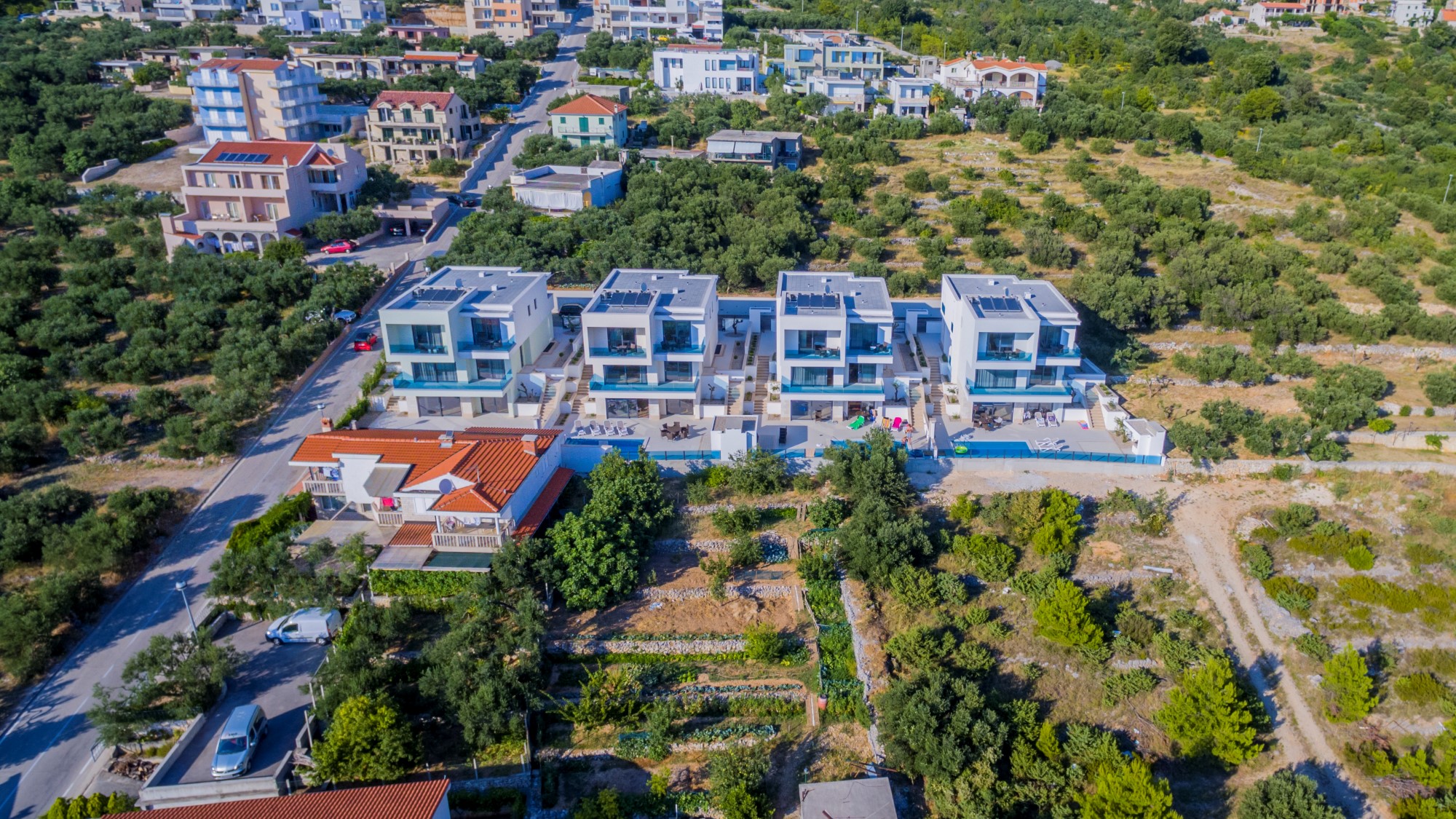 Ekskluzivno! Jedinstvena ponuda! 4 identične luksuzne vile s bazenima