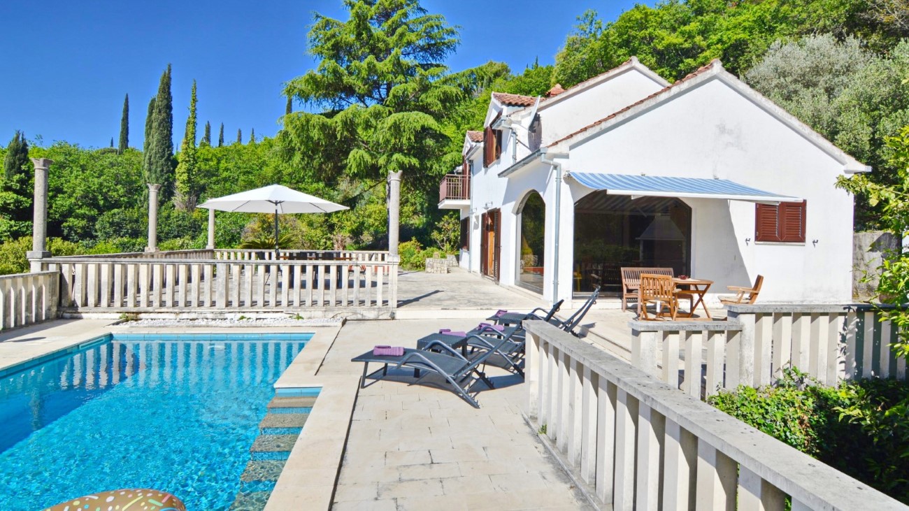 Vila s bazenom na imanju površine cca 4.200 m2 | Prekrasan ambijent netaknute prirode | Vrhunski potencijal! | Dubrovnik okolica