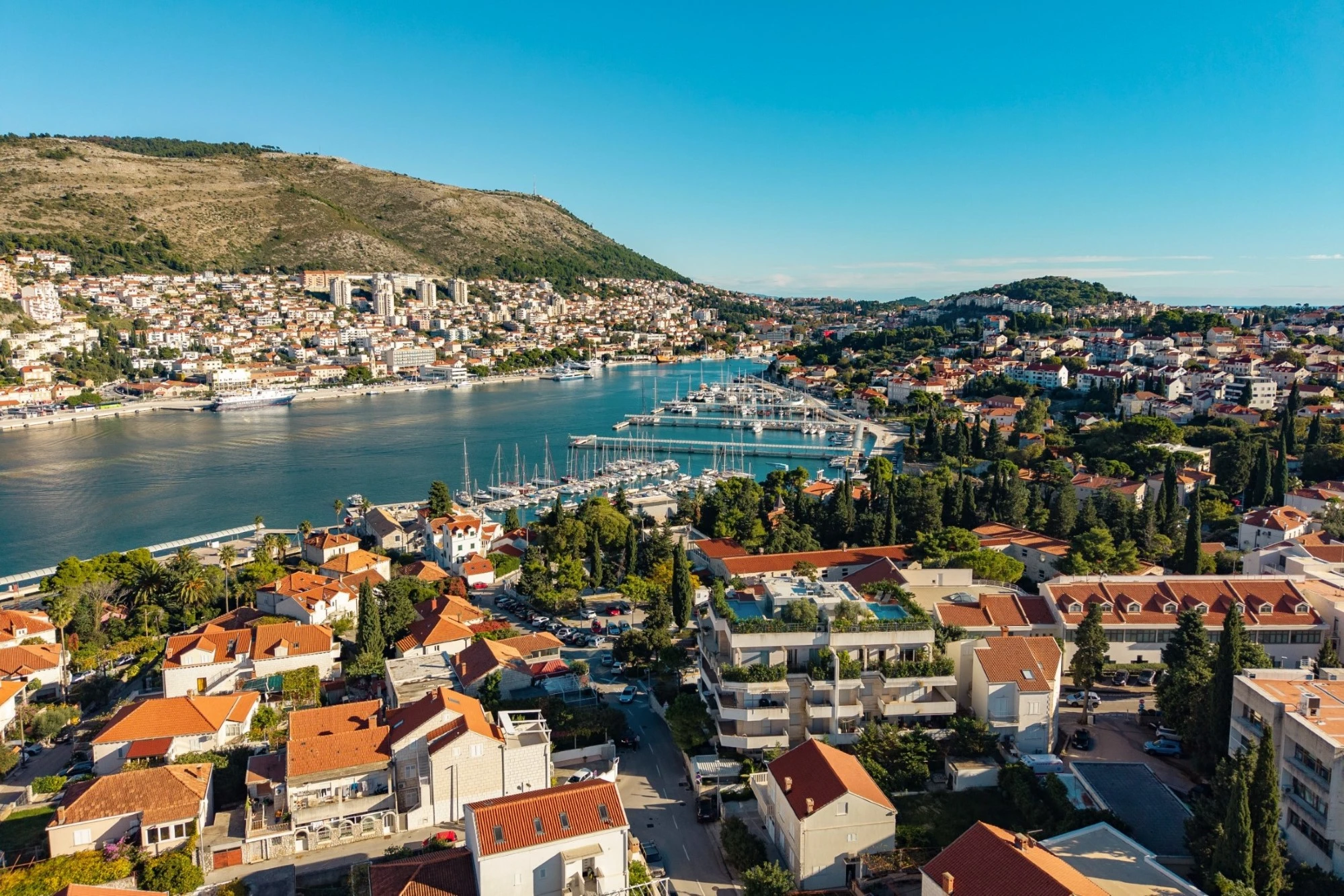 LUKSUZNO! Dvoetažni penthouse 245 m2 s bazenom i panoramskim pogledom na more  Dubrovnik, Lapad